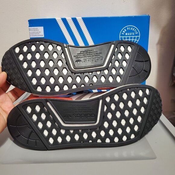 Adidas Mens Sz 9 NMD R1 Grey /White/ Red GY4874 Boost Ultraboost Sneak… - Picture 5 of 14